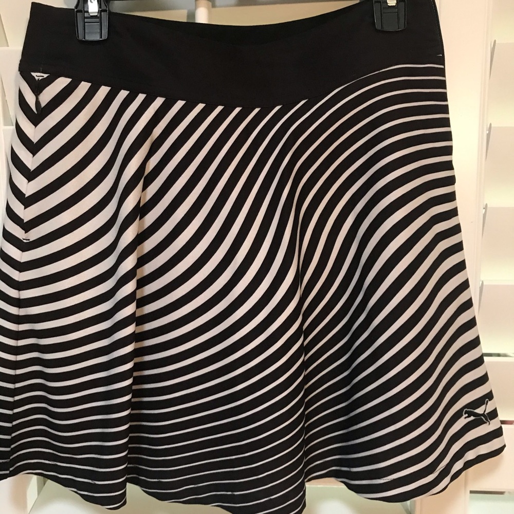 Women’s golf skort slightly use